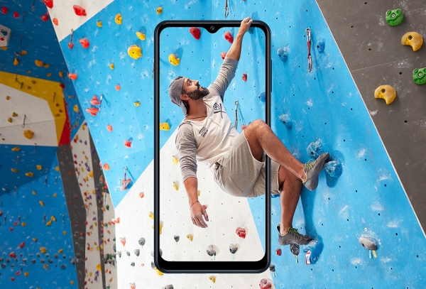 Начались продажи бестселлера и монстра автономности Samsung Galaxy M12 в России