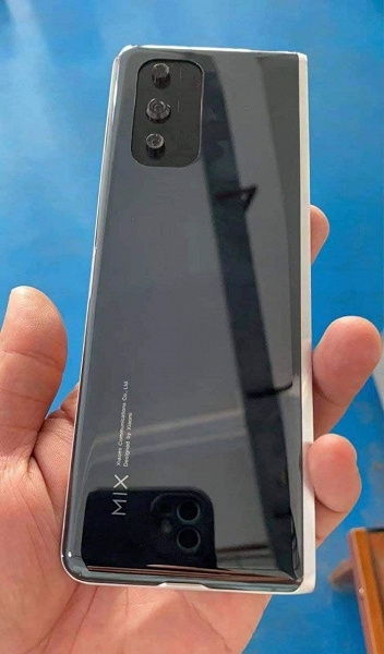 Так выглядит новый флагман Xiaomi, Mi Mix 4 засняли вживую
